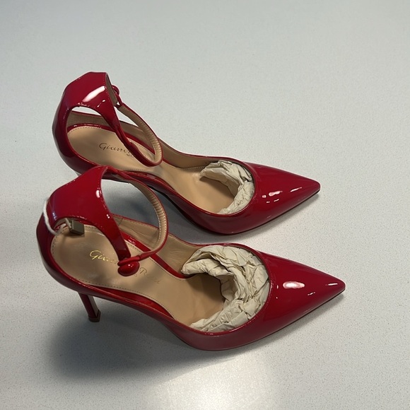 NWT Gianvito Rossi Vivian Patent-leather Pumps - Red - Picture 4 of 13